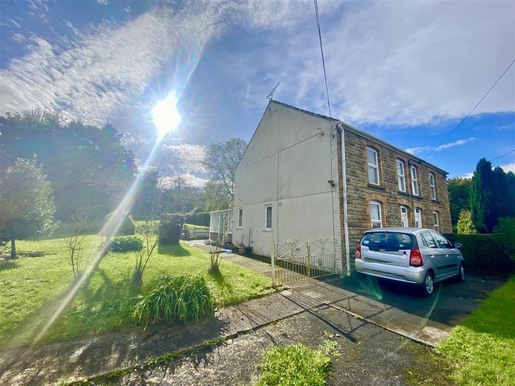 Station Road, Llanmorlais, Swansea 2 bed semidetached house for sale
