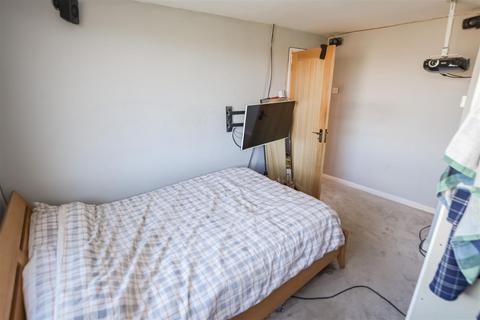 26 Chesworth Close, Erith, DA8 3AB