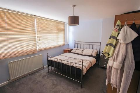 26 Chesworth Close, Erith, DA8 3AB
