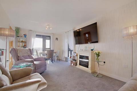 2 bedroom apartment for sale - Hamilton House, Charlton Boulevard, Patchway Bristol