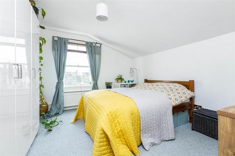 1 bedroom flat for sale, Brading Road, Brixton Hill SW2
