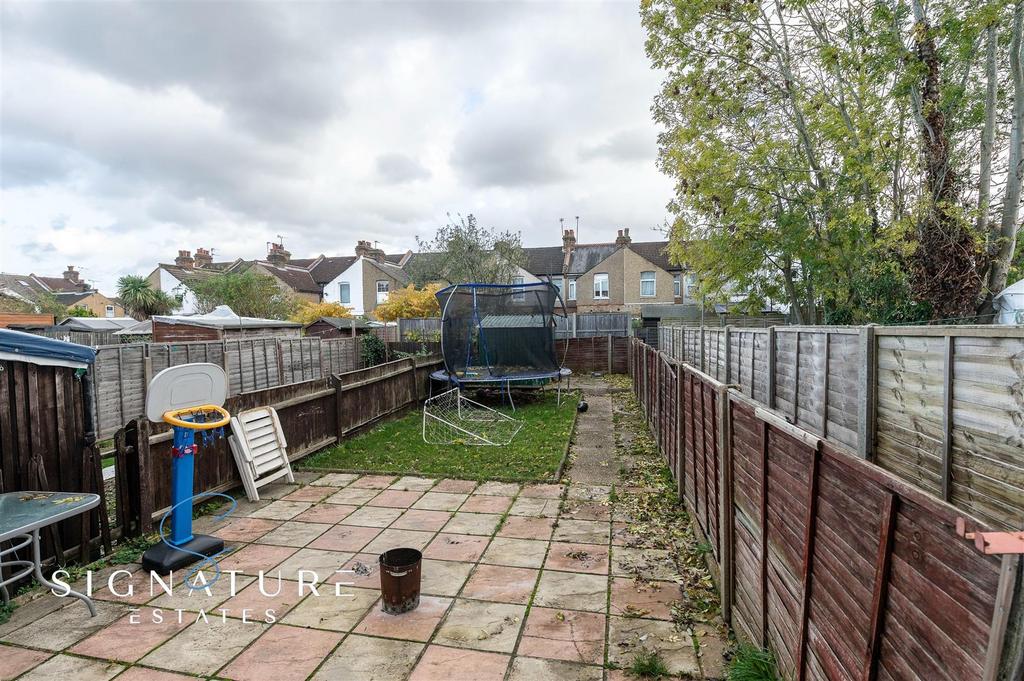 Euston Avenue, Watford 3 bed end of terrace house for sale £400,000