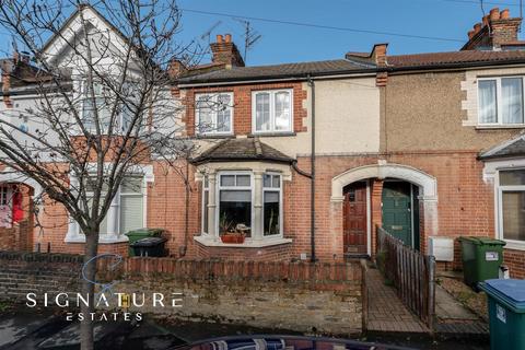 3 bedroom terraced house for sale, Princes Avenue, Watford