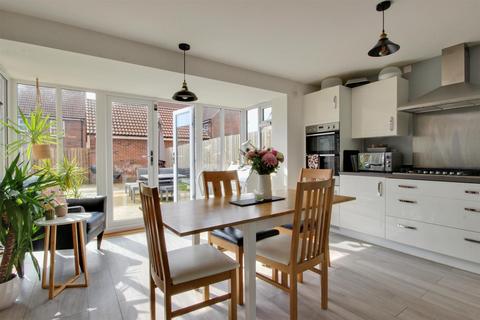 4 bedroom detached house for sale, Hazelwood Drive, Hessle