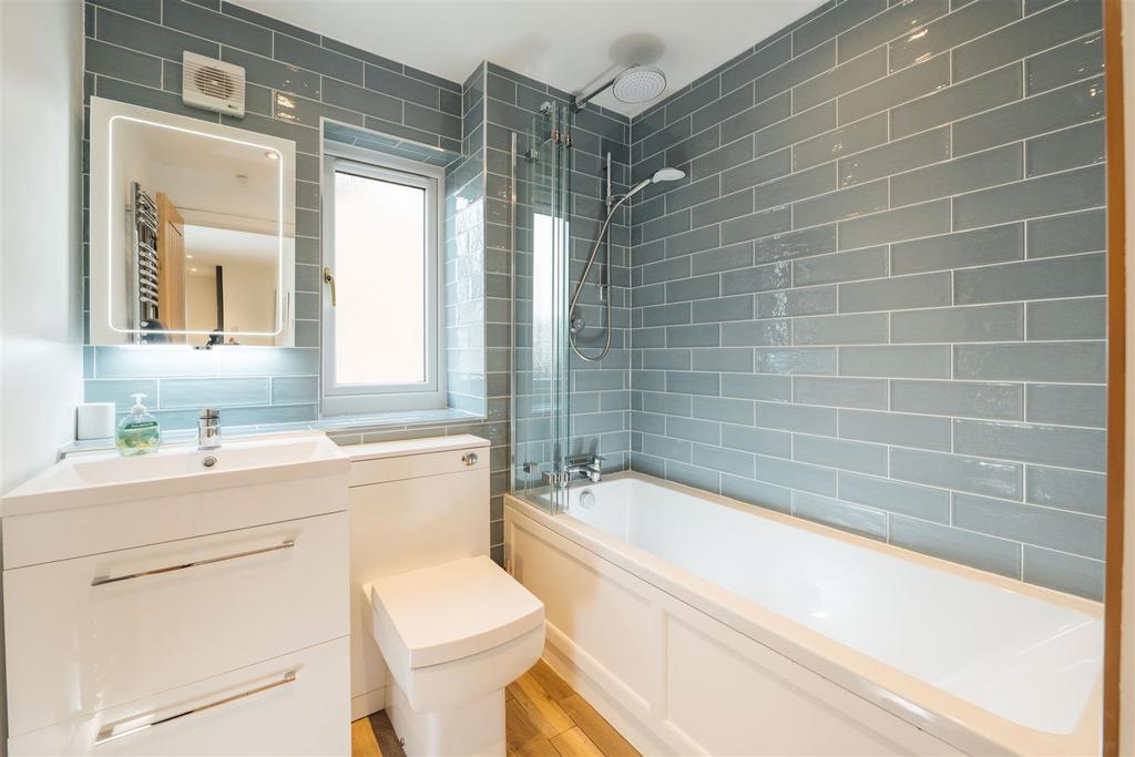28 Bessemer Close, Hitchin-24.jpg