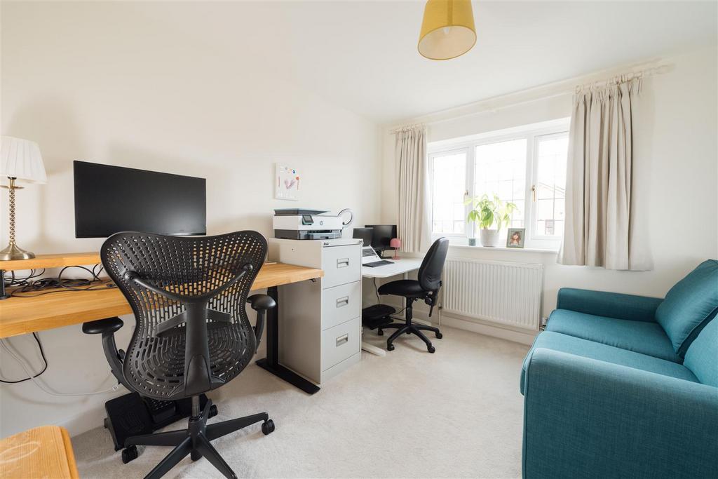28 Bessemer Close, Hitchin-29.jpg