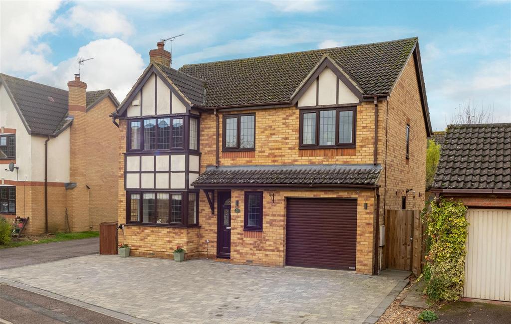 28 Bessemer Close, Hitchin-33.jpg