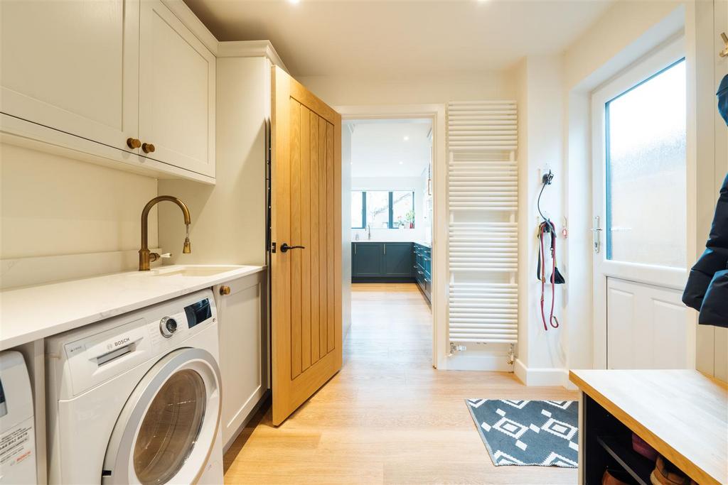 28 Bessemer Close, Hitchin-19.jpg
