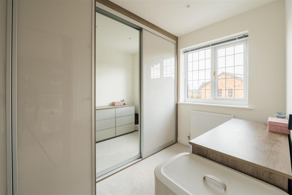 28 Bessemer Close, Hitchin-23.jpg