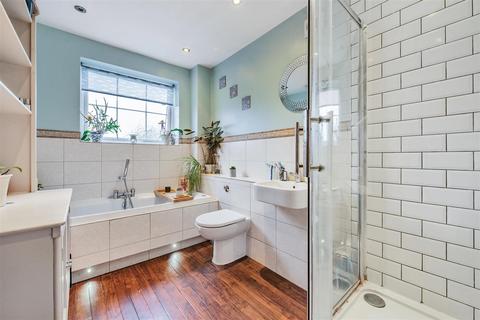 40 Clewer Hill Road, Windsor, SL4 4BW