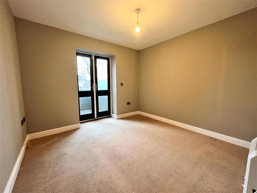 Bedroom 1.jpg