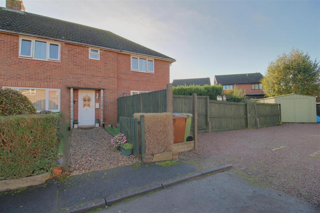 Melville Road, Churchdown, Gloucester 5 bed semidetached house £375,000