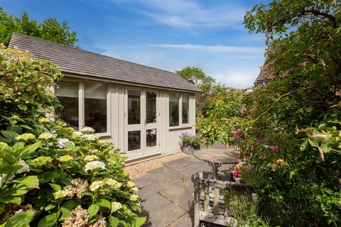3 bedroom detached bungalow for sale, The Green, Henley-On-Thames RG9