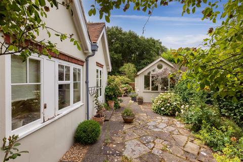 3 bedroom detached bungalow for sale, The Green, Henley-On-Thames RG9