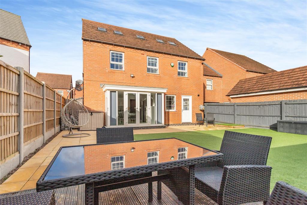 Rosefinch Way, Forest Town 6 bed detached house for sale £380,000