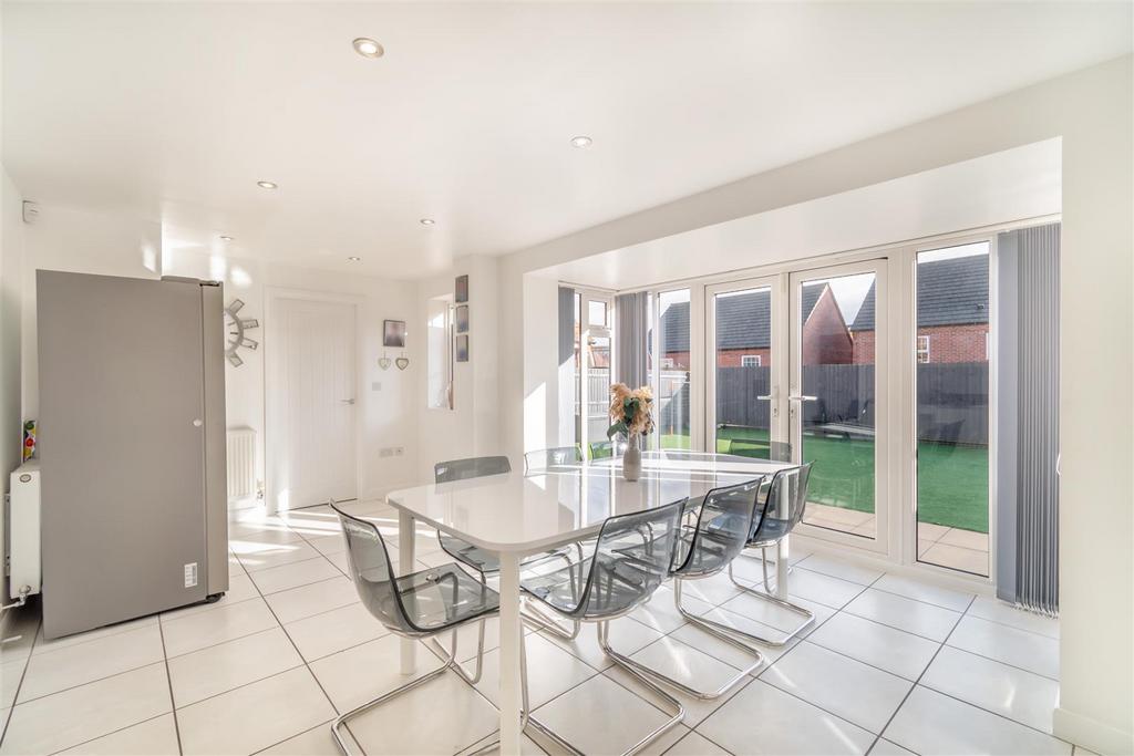 8575462-interior44.jpg