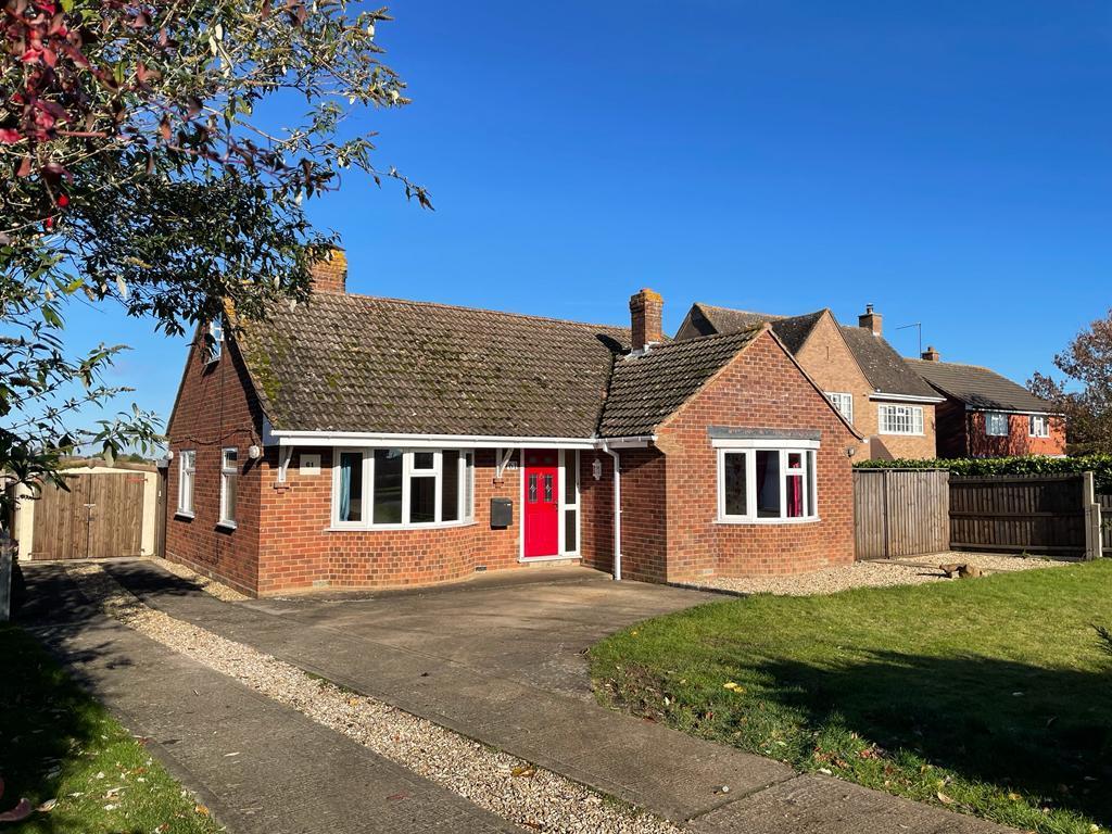 Bretforton Road, Badsey, Evesham 2 bed detached bungalow for sale £