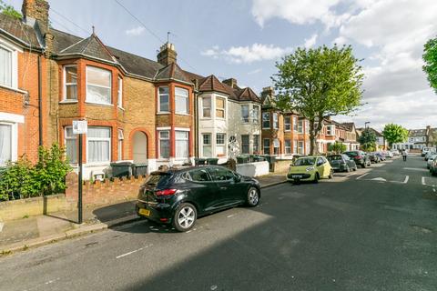4 bedroom house to rent - N22