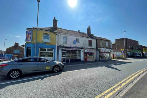 Retail property (high street) to rent - High Street, Stoke-On-Trent