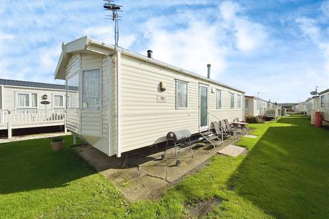 3 bedroom detached bungalow for sale - Faversham Road, Seasalter, Whitstable