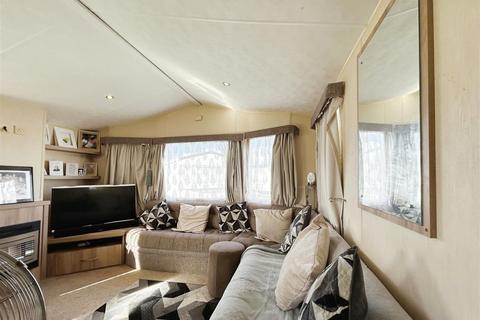 3 bedroom detached bungalow for sale - Faversham Road, Seasalter, Whitstable
