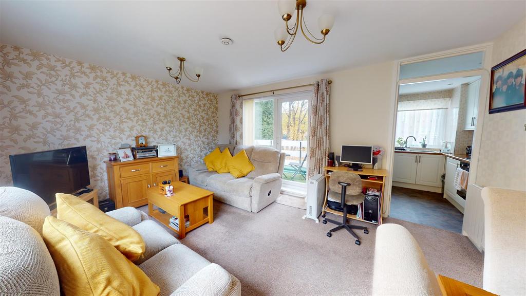 Frizley Gardens, Frizinghall, Bradford 2 bed flat for sale £90,000