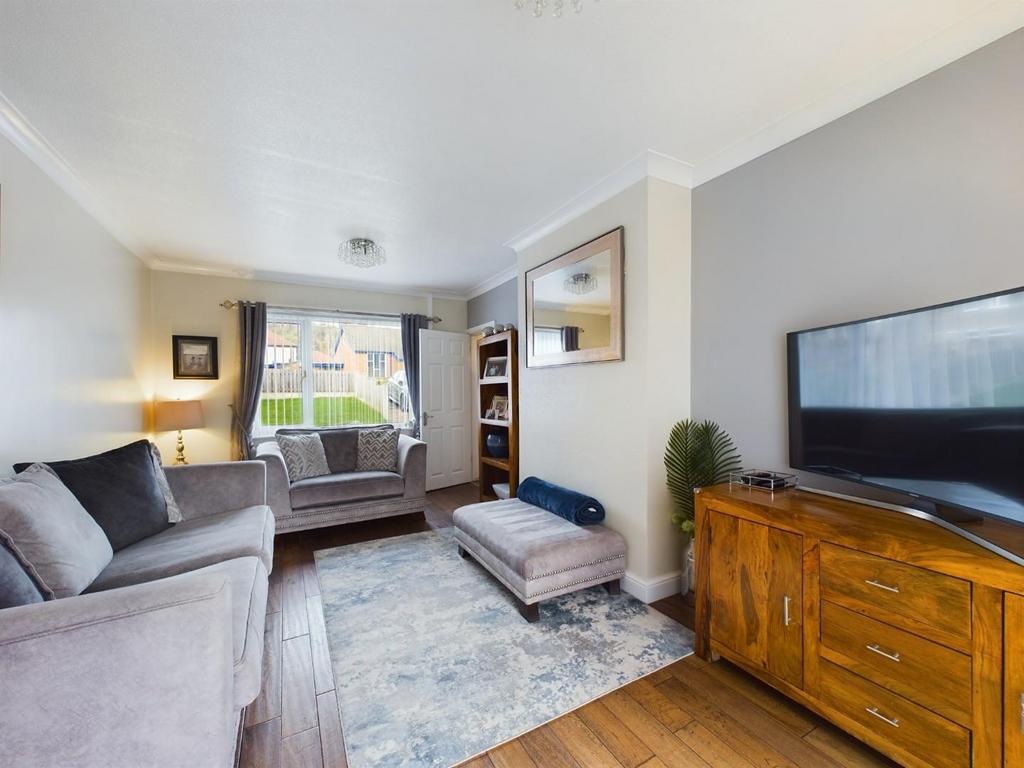 Coach Road, Shipley, West Yorkshire 3 bed house for sale £225,000