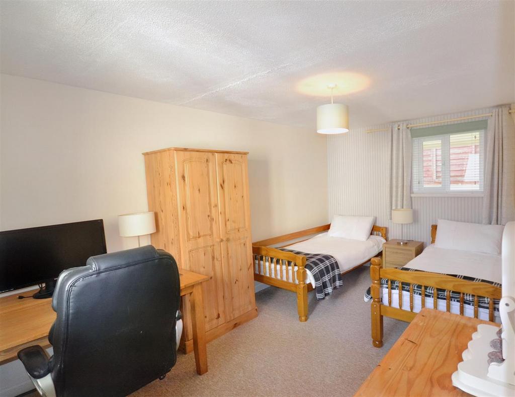 Third bedroom 2