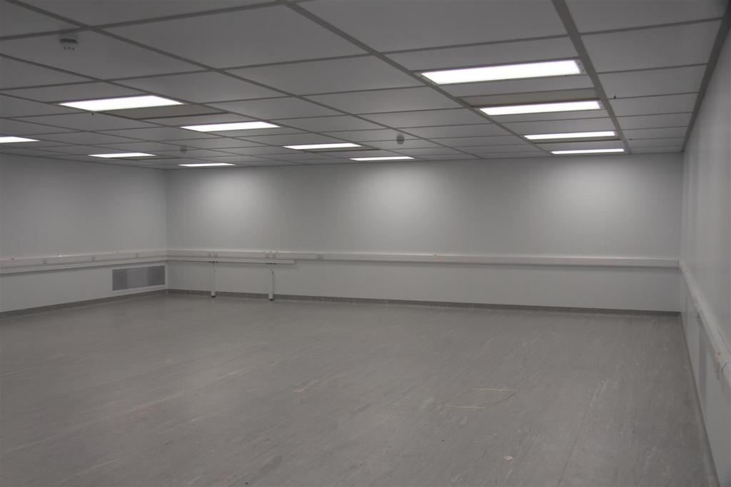 Tilemans Lane, ShipstonOnStour Industrial unit to rent £1,333 pcm