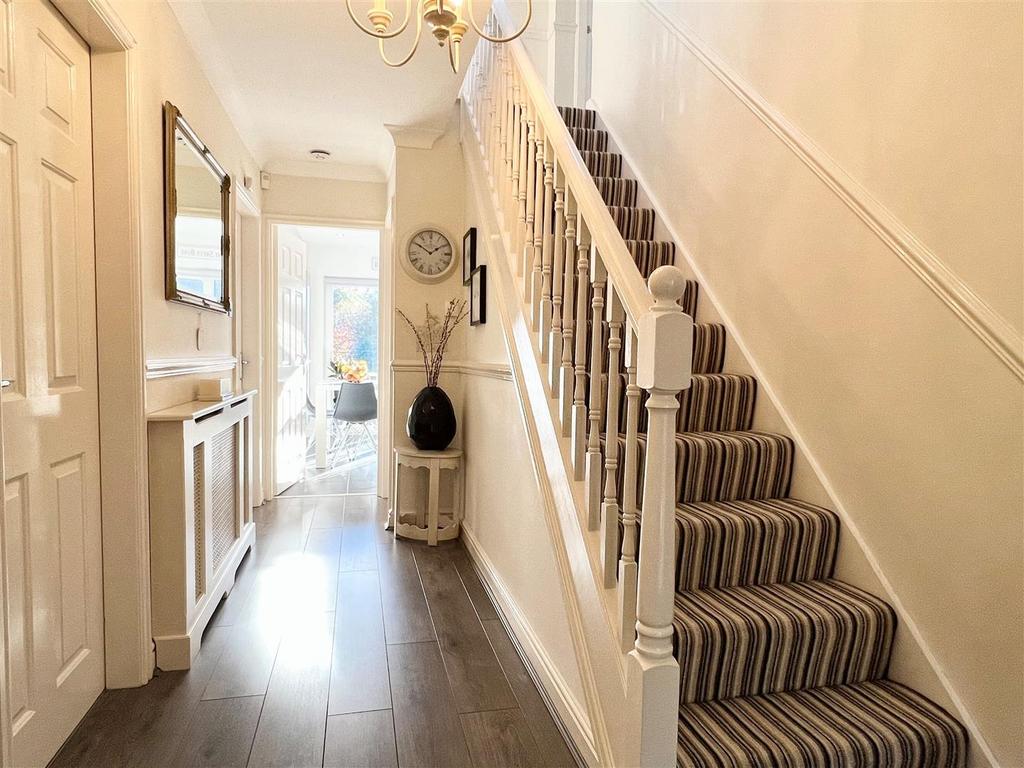 Hallway 1.jpg