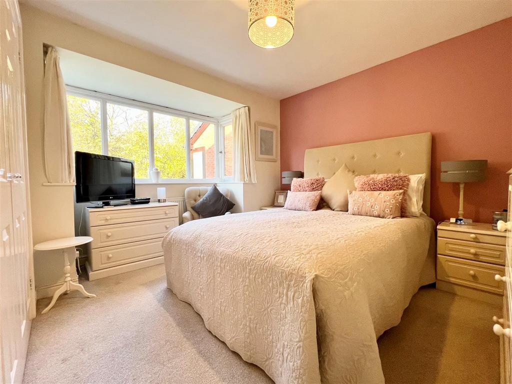 Bedroom 1.jpg