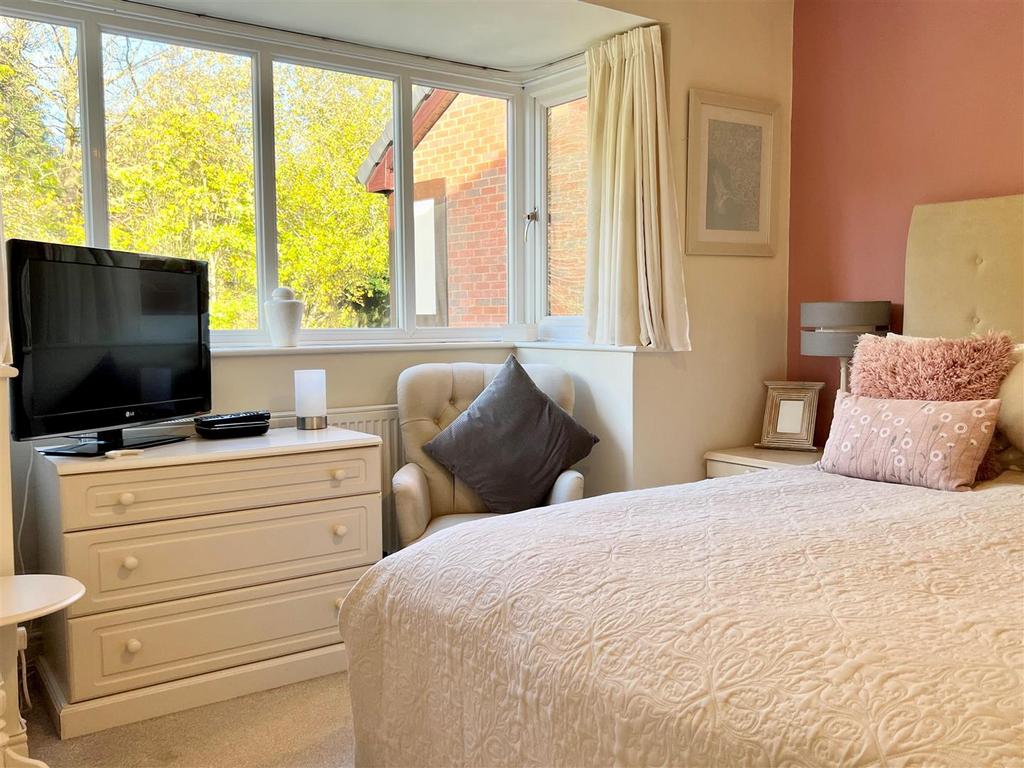 Bedroom 1 detail.jpg