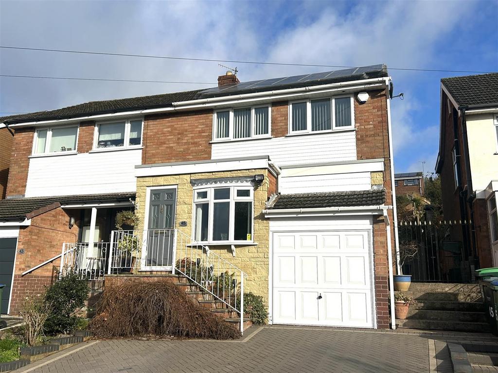 Castle Close Cradley Heath 1.jpg