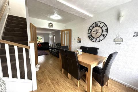 45 Castle Close, Cradley Heath, B64 6RN