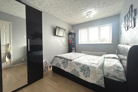45 Castle Close, Cradley Heath, B64 6RN