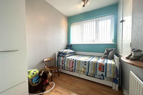 45 Castle Close, Cradley Heath, B64 6RN
