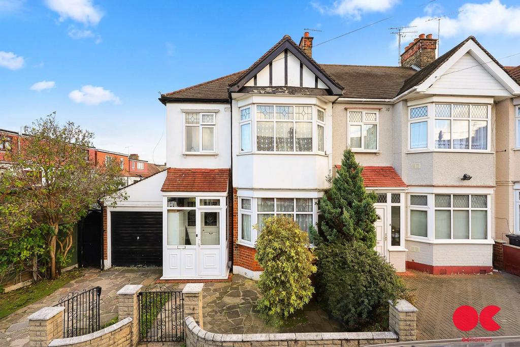 Bentley Drive, Newbury Park IG2 3 bed end of terrace house for sale £