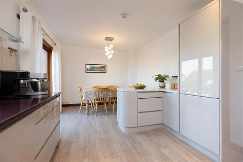 43 Elm Street, Errol, Perth, PH2 7SQ