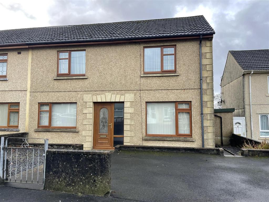 Rhosnewydd, Tumble, Llanelli 3 bed semidetached house for sale £149,000