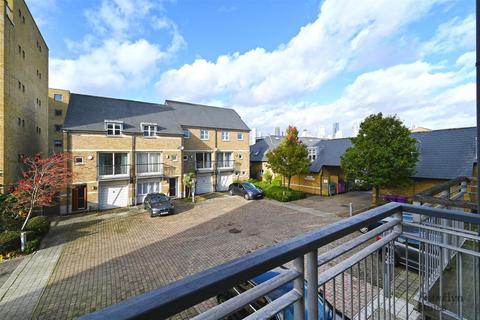 3 bedroom end of terrace house for sale, Bering Square, London, E14