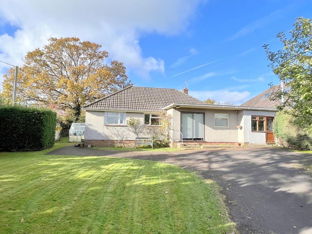 Deans Drove, Lytchett Matravers, Poole, BH16 4 bed detached bungalow