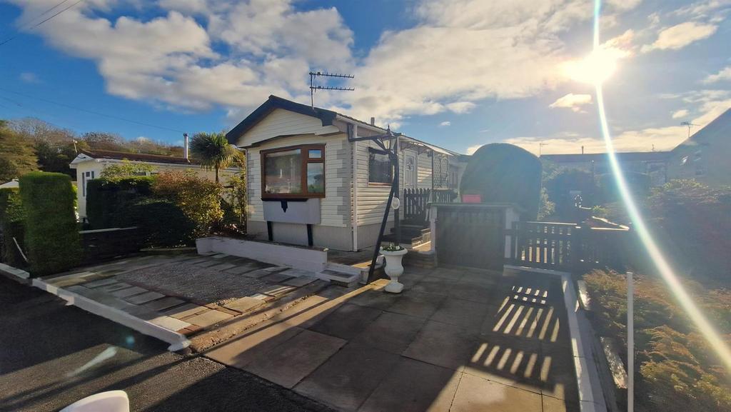 Cliff Top Park, Garforth, Leeds 2 bed park home for sale £99,000