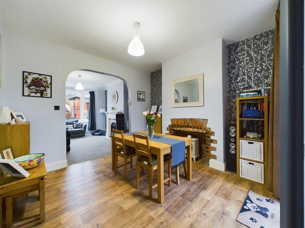 Harcourt Avenue, Scarborough 2 bed house £150,000