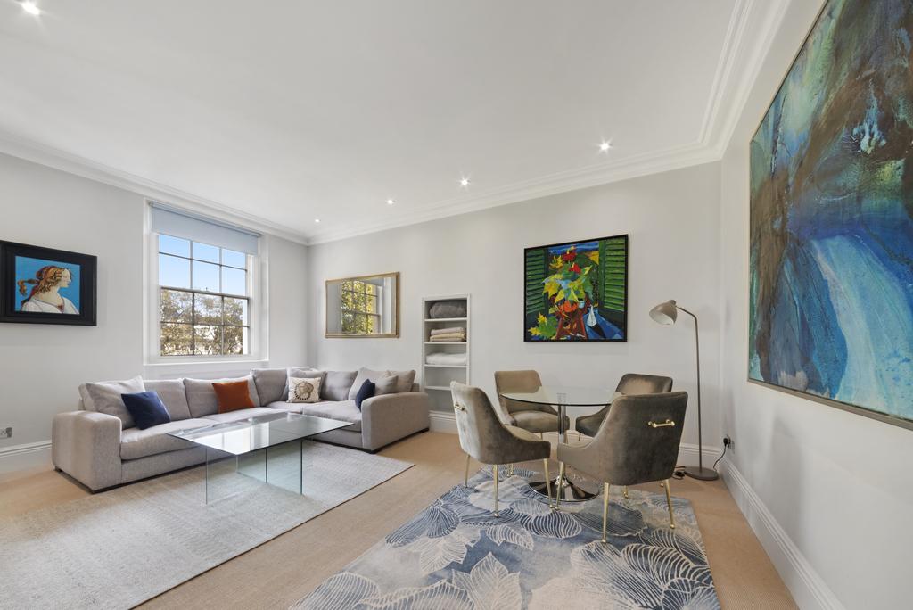 Eccleston Square, SW1 2 bed flat to rent £4,333 pcm (£1,000 pw)