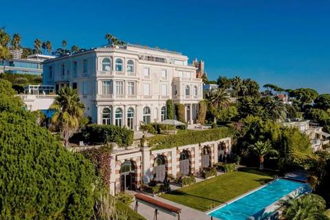 4 bedroom villa, Cannes, Alpes-Maritimes, Provence-Alpes-Côte d'Azur