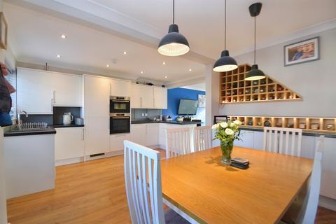 16 Blackbird Close, Creekmoor, Poole, BH17 7YA