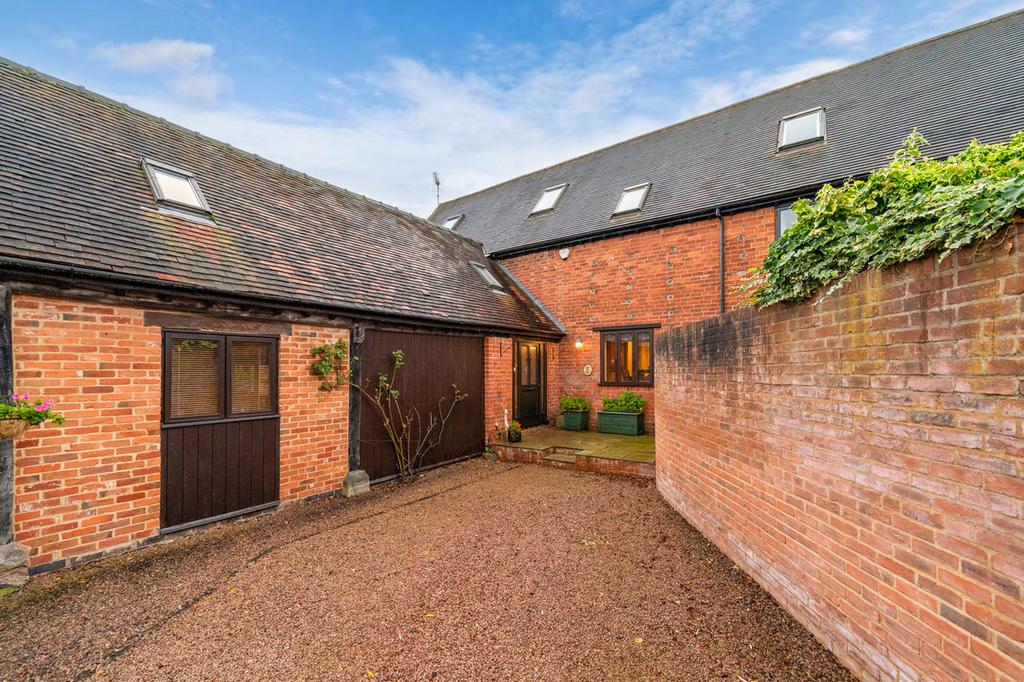 The Old Granary, Salt Way Nr Feckenham, Shurnock B96 6JT 5 bed barn