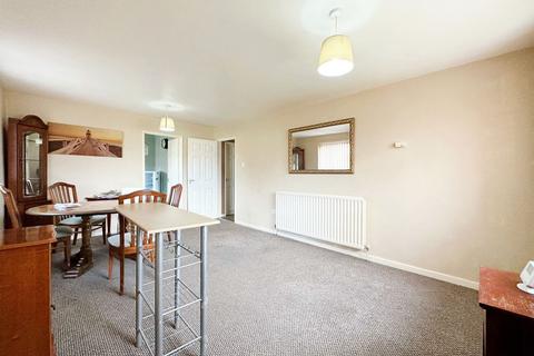 2 bedroom flat for sale - Basildon Gardens, Wallsend, Tyne and Wear, NE28 9AJ