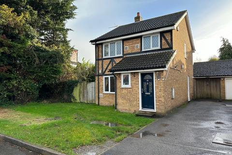 15 Ingleside, Colnbrook, Slough, SL3 0PD