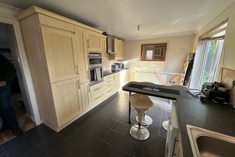 15 Ingleside, Colnbrook, Slough, SL3 0PD